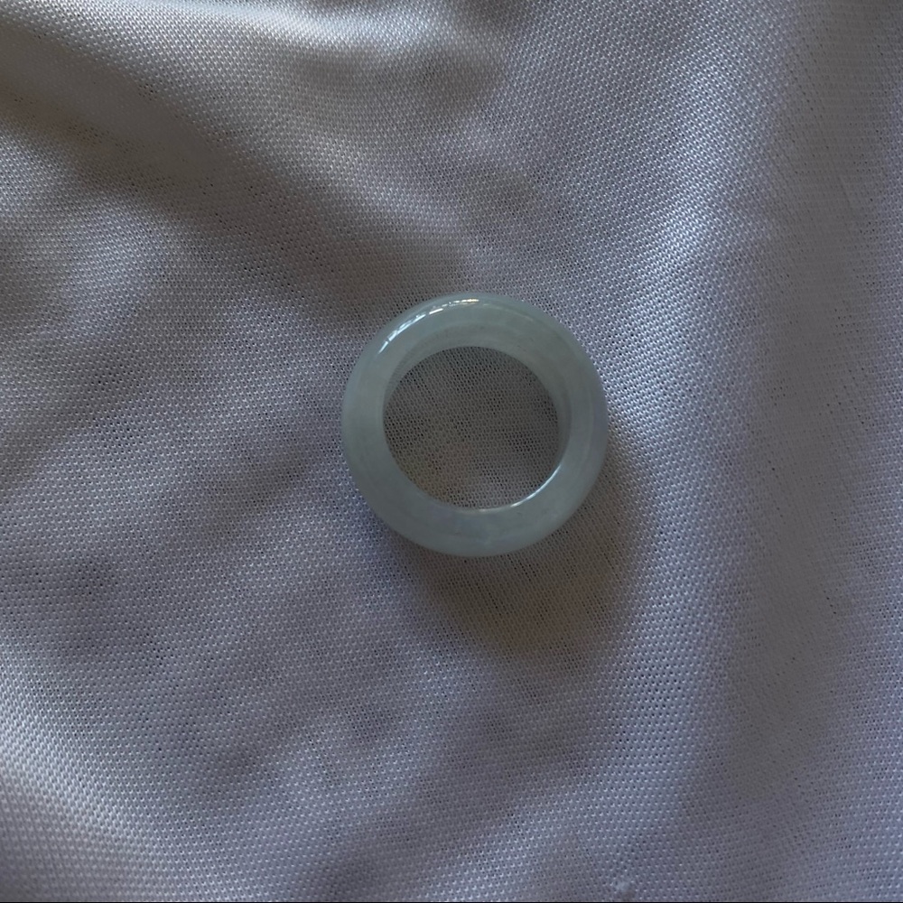 WHITE JADE RING - SIZE 5